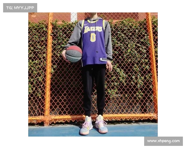NBA官方球衣设计创新与历史演变全解析探索篮球文化与品牌合作的深度融合 NBA官方球衣设计创新与历史演变全解析探索篮球文化与品牌合作的深度融合